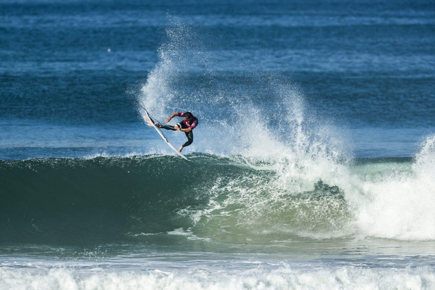 Gold Coast event to remain Quiksilver Pro for next 3 Years